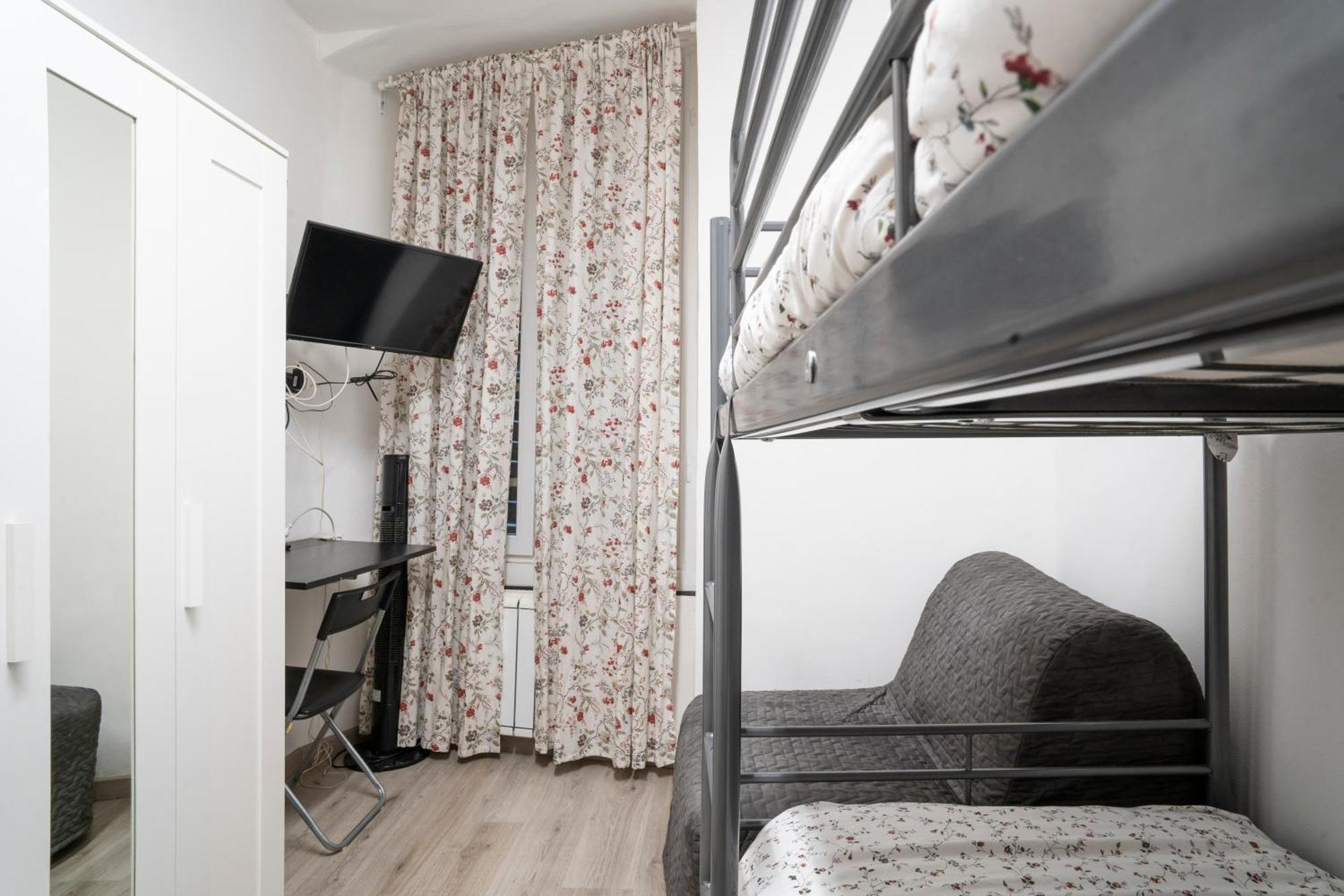 Houseingenoacenter Parking Apartment Bagian luar foto